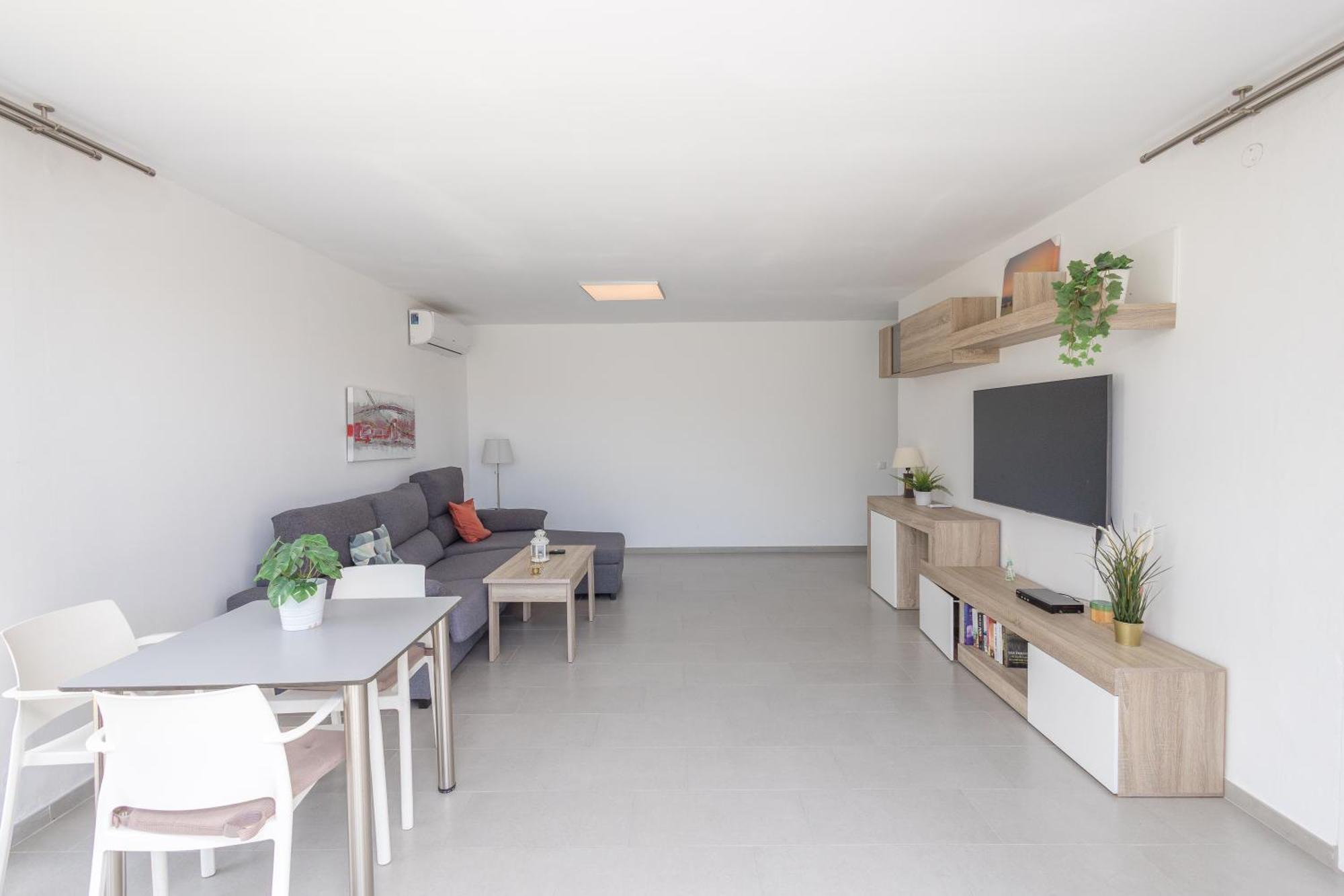 Lightbooking Sun Club Deluxe Apartament *